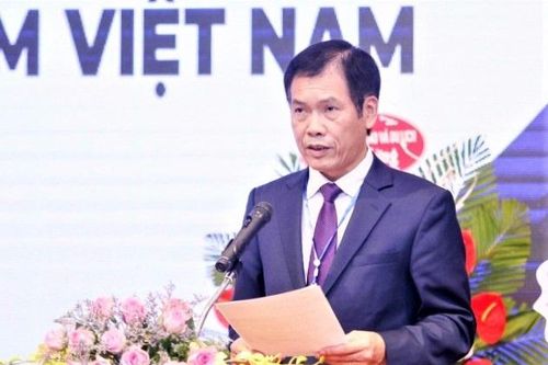 Ông Trần Đức Phấn giữ chức chủ tịch Liên đoàn Bóng chày và Bóng mềm