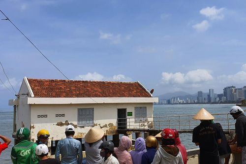 Thi thể người đàn ông trôi dạt trên vịnh Nha Trang