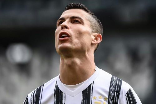 Sao trẻ Juventus không chuyền bóng cho Ronaldo