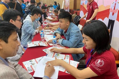 Ngày hội tư vấn Tuyển sinh- hướng nghiệp 2021: Đừng bao giờ từ bỏ ước mơ!