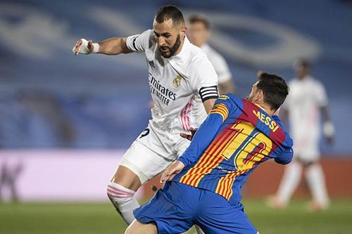 Real Madrid 2-1 Barcelona: Benzema và Kroos che mờ Messi