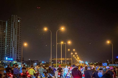 Ngăn chặn 2 nhóm thanh thiếu niên tổ chức đua xe trái phép ở TPHCM