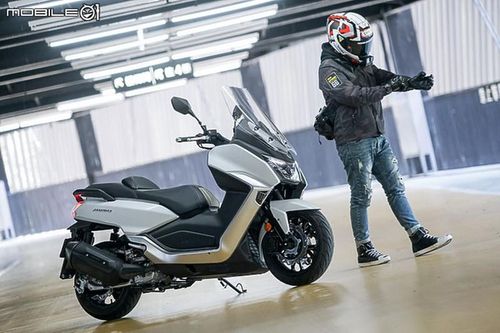Xe ga SYM Maxsym 400 từ 197 triệu đồng, 'đấu' Yamaha XMax 400