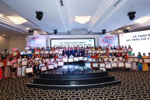 165 giáo viên dự án siêu trí nhớ học đường nhận bằng khen