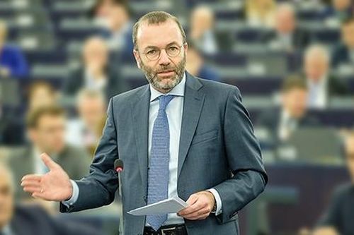 Tình hình Ukraine: Nghị sĩ châu Âu đề xuất loại Nga khỏi hệ thống SWIFT