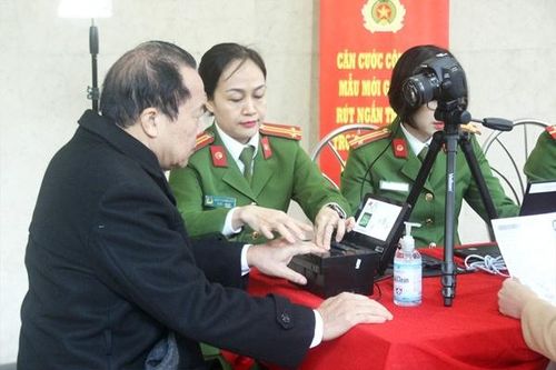 Lệ phí cấp đổi căn cước công dân là 15.000 đồng/thẻ