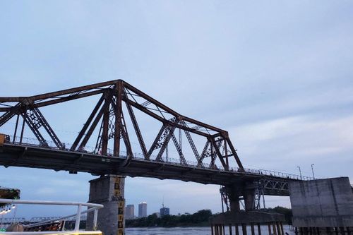 Giải cứu cầu Long Biên và chuyện những cây cầu làm giàu cho thành phố