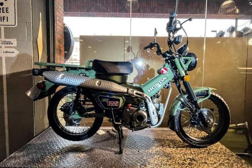 Honda CT125 màu Safari Green nhìn độc đáo
