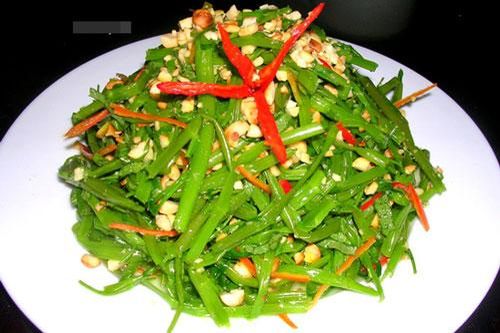 Ăn rau muống phạm phải 3 sai lầm kinh điển, khiến bạn 'rước' thuốc trừ sâu, độc tố vào người