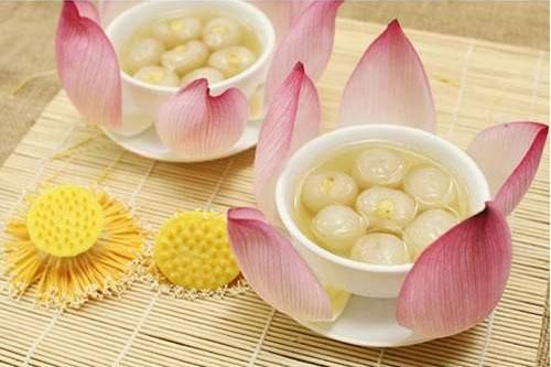 Học 2 cách nấu chè hạt sen thơm ngon, thanh mát ngày hè
