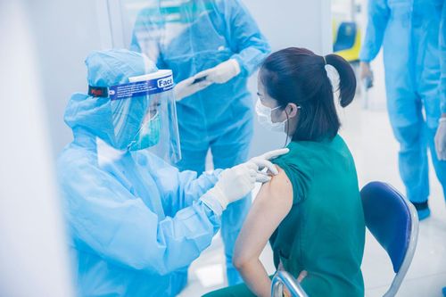 Việt Nam hoàn thành tiêm vaccine COVID-19 cho hơn 58.000 người