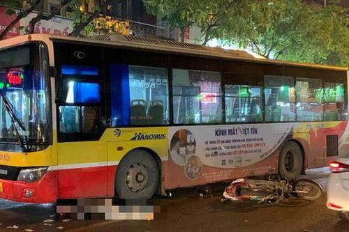 Hà Nội: Người đàn ông bị xe buýt chèn qua người tử vong