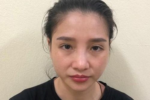 Nữ giáo viên ở Hà Nội tiêu thụ hàng cấm bị truy bắt