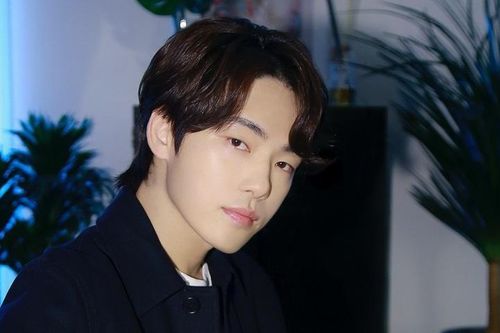 Tại sao Kim Jung Hyun không phải ngôi sao nhưng cả đoàn phim 'Time' đều phải chiều theo?