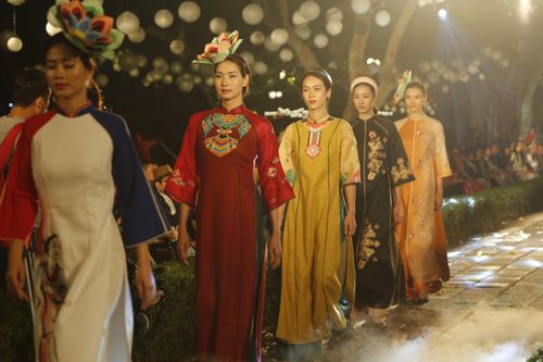 Áo dài của chúng ta' - tôn vinh vẻ đẹp Việt