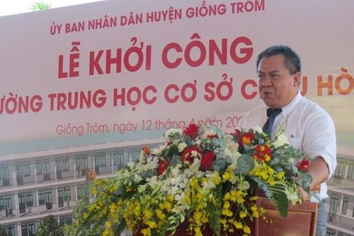 Bà Nguyễn Thị Kim Ngân dự lễ khởi công dự án xây dựng trường THCS ở Bến Tre