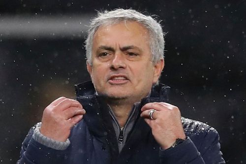 Man Utd đẩy Mourinho vào khủng hoảng