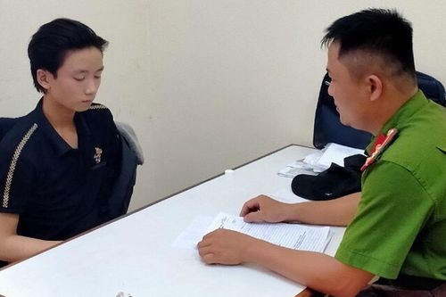 Trinh sát mật phục bắt tên trộm xe máy của người nước ngoài