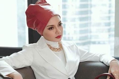 Người đẹp Malaysia xin lỗi vì đám cưới xa hoa giữa dịch