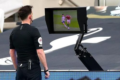Tottenham 1-3 MU: Cavani đã bị tước oan một bàn thắng?