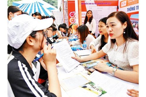 Nhiều thông tin bổ ích tại ngày hội tư vấn tuyển sinh - hướng nghiệp