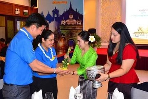 Lãnh đạo TP Hồ Chí Minh gặp gỡ, chúc Tết cổ truyền sinh viên Lào và Campuchia