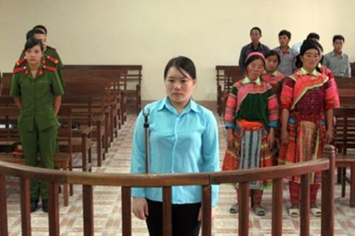 Bị ngược đãi, vợ 'xử' chồng bằng rượu lá ngón