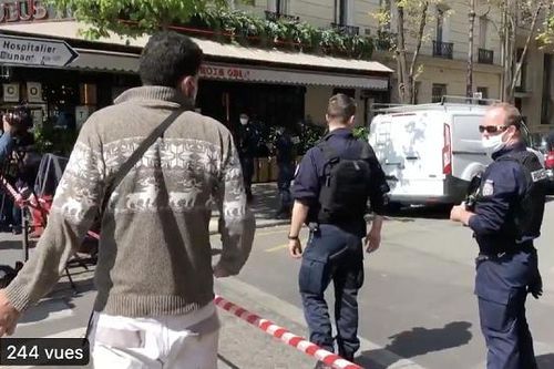 Xả súng bên ngoài bệnh viện ở Paris, 2 người trúng đạn