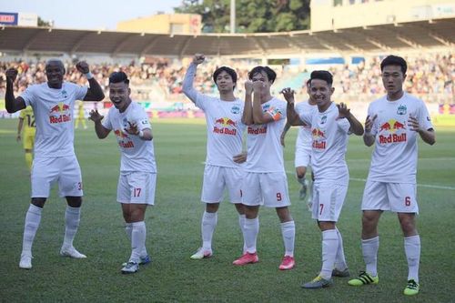 Hoàng Anh Gia Lai hạ Nam Định nghẹt thở trong trận cầu…7 bàn thắng