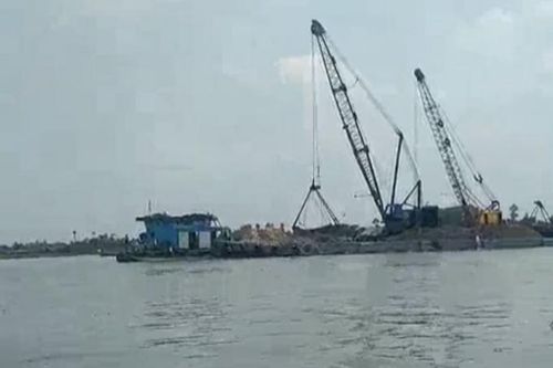 Vì sao doanh nghiệp bỏ ra gần 3.000 tỷ đồng mua quyền khai thác mỏ cát trên sông Tiền?