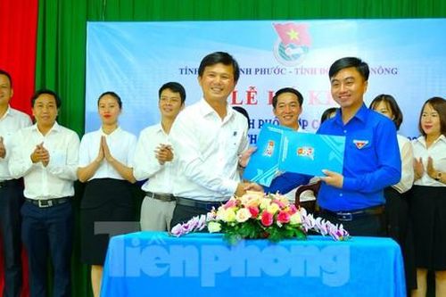 Tuổi trẻ hai tỉnh biên giới hợp sức phát triển, bảo vệ đường biên