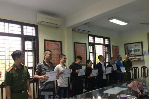 Bắt băng côn đồ ném mắm tôm, dầu nhớt, trứng thối vào nhà dân để đòi nợ thuê