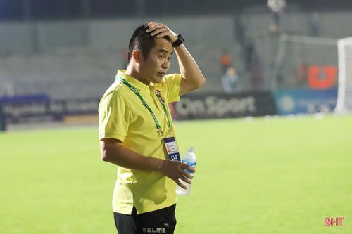 CHÍNH THỨC: HLV Phạm Minh Đức chia tay Hồng Lĩnh Hà Tĩnh