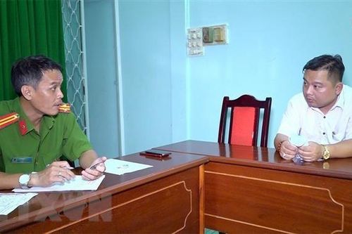 An Giang: Khởi tố vụ án giả mạo chức vụ, cấp bậc, vị trí công tác