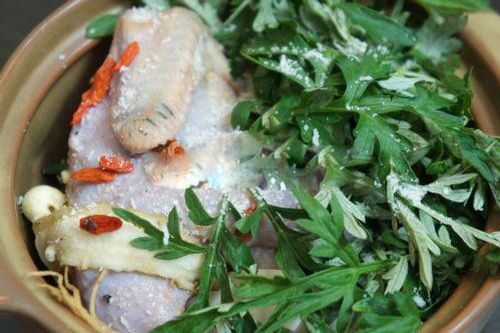 Đây là những tác dụng phụ đáng sợ của rau ngải cứu, nếu bạn thuộc 1 trong 3 nhóm người này cần từ bỏ ngay