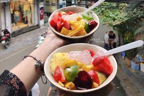 7 món ăn vặt đáng thử một lần quanh phố đi bộ Hà Nội
