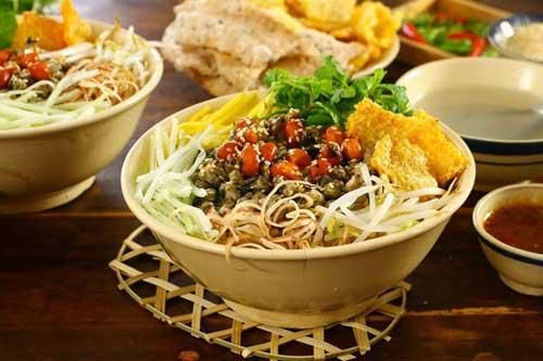Ăn gì khi chỉ có một ngày ở Huế?