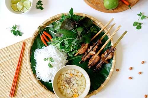 Bún chả que tre và loạt món nguội hút khách ngày hè ở TP.HCM