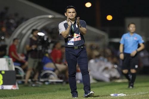 HLV Kiatisak: 'HAGL đã thắng đầy may mắn!'