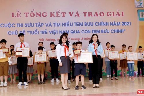 Vượt 1,2 triệu bài viết, học sinh lớp 4 giành giải đặc biệt cuộc thi sưu tầm tem