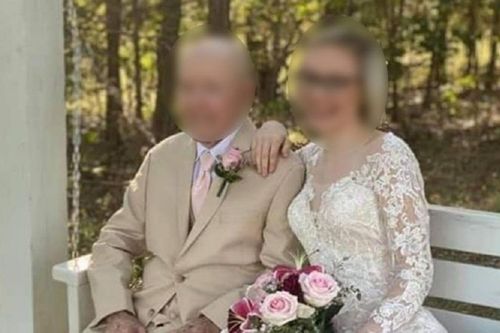 Cô dâu 19 tuổi kết hôn với cụ ông 89 tuổi bị mất trí nhớ, lời thú nhận khiến nhiều người phẫn nộ