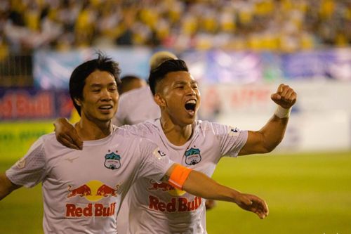 HLV Kiatisak: 'Chúng tôi may mắn mới có 3 điểm'