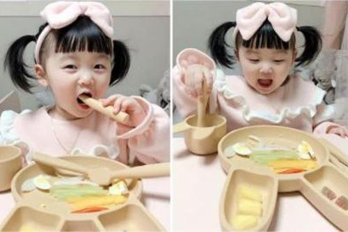 Mẹ bỉm mua gì: Dụng cụ ăn dặm siêu xinh để mẹ nấu vui, con ăn khỏe