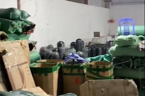 Triệt phá dường dây sản xuất mũ bảo hiểm giả