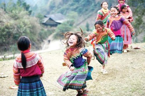 Nâng cao nhận thức của cộng đồng, xã hội đối với quyền của trẻ em gái