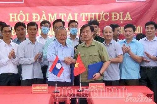 Hội đàm giữa Đoàn đại biểu tỉnh Điện Biên và tỉnh Phoong Sa Ly