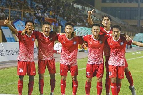 Thắng Công an Nhân dân, Khánh Hòa FC giữ vững ngôi đầu bảng