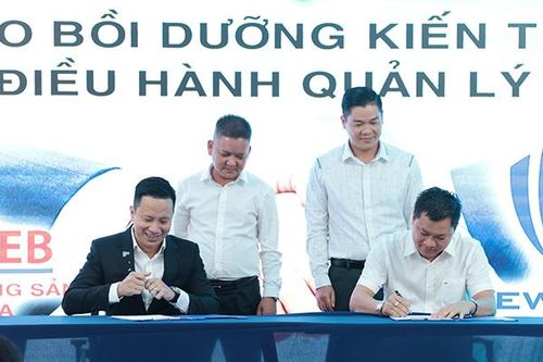 Ký kết về việc đào tạo bồi dưỡng kiến thức môi giới và điều hành quản lý sàn bất động sản