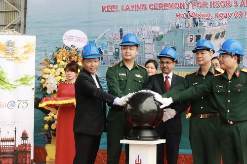 Việt Nam hạ thủy 2 tàu tuần tra cao tốc thuộc gói tín dụng quốc phòng của Ấn Độ