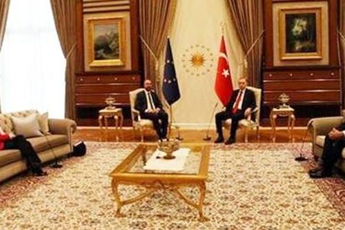 Vụ 'Bê bối sofa' của Ankara